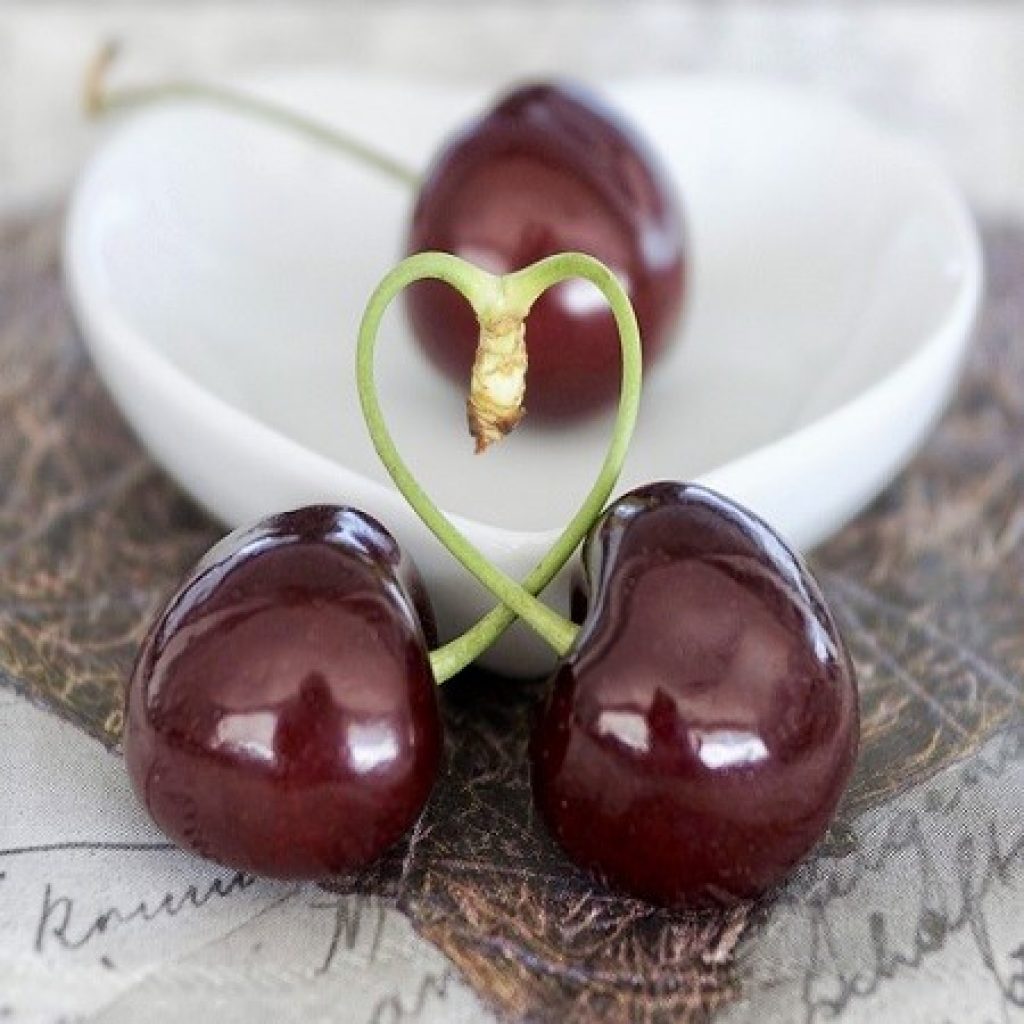 cherries 2444822_960_720